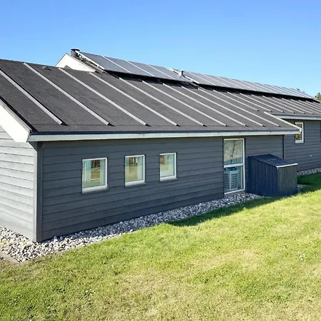 Сasa de vacaciones In With Kitchen Otterup