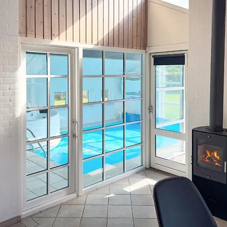 Front In With Sauna אוטרופ