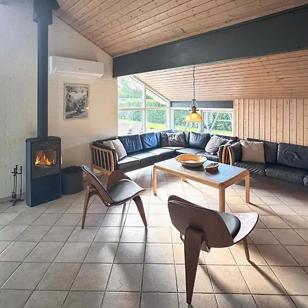 Front In With Sauna בית נופש