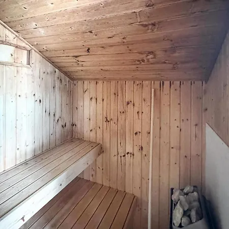 Front In With Sauna בית נופש